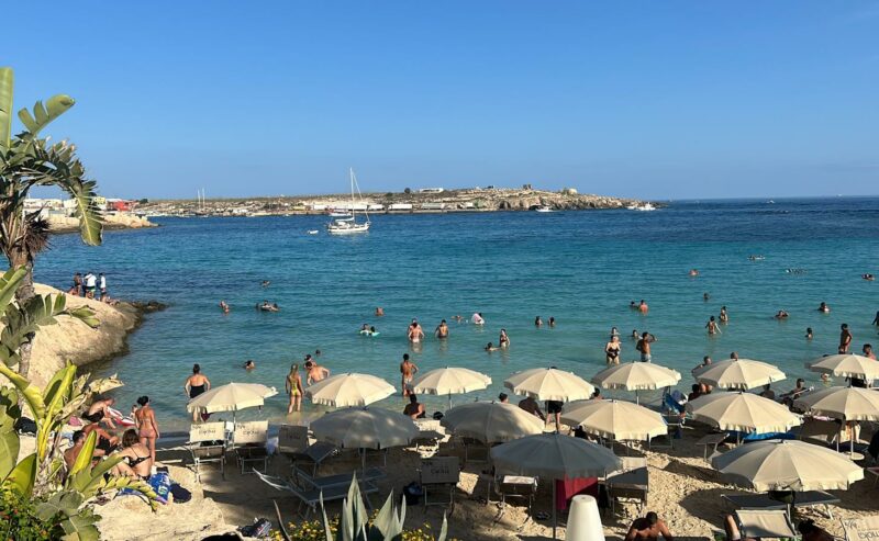3. Spiaggia della Guitgia: una sorprendente oasi di comfort e relax